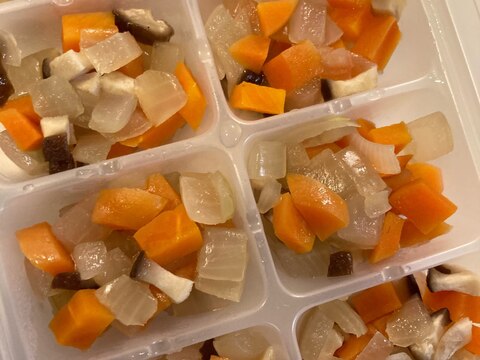 【離乳食完了期】人参と椎茸と玉ねぎのレンジ和風煮